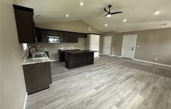 315 S Wallace Street, Uhrichsville, OH 44683