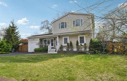 3 Bayard Street, Lake Grove, NY 11755