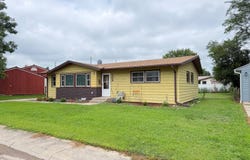 308 E 7th Avenue, Ainsworth, NE 69210