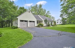 29 Burr Road, Bloomfield, CT 06002