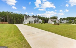 84 Maple, Williamson, GA 30292