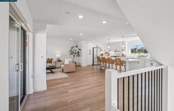 132 Pioneer Ave, Walnut Creek, CA 94597