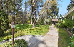 1129 Three Pines Road, Grants Pass, OR 97526
