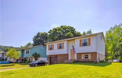 2128 Stoops Ct, Apollo Boro, PA 15673