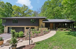 1265 Valley Ridge Dr, Brookfield, WI 53005