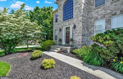 1215 OAKWOOD LANE, YORK, PA 17403