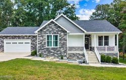 611 Lakeshore Pkwy, Brandenburg, KY 40108