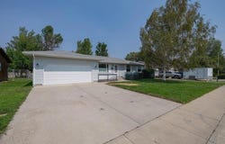 925 River View Dr, Cody, WY 82414