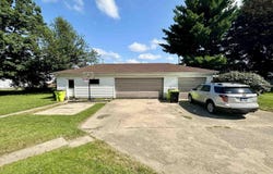 8 Westfair Drive, Jacksonville, IL 62650