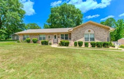 7014 Red Oak Drive, Benton, AR 72019