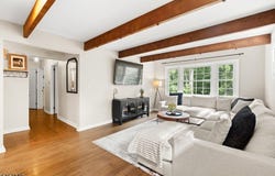 94 Marion Ave, Kinnelon Boro, NJ 07405-1910