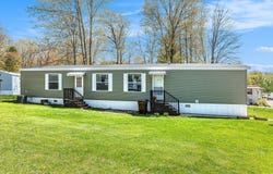 6922 Knotty Pine Street NE, Rockford, MI 49341