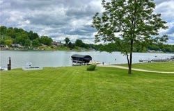 450 W Mohawk Drive, Malvern, OH 44644