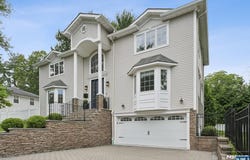 39 Drury Lane, Demarest, NJ 07627