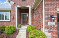 58773 Valley View Dr, Washington Twp, MI 48094-0902