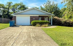 1017 Horse Shoe Dr, Shelbyville, KY 40065