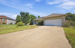 237 W Canyon Court, Nixa, MO 65714