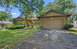 10814 Oak Street, Kansas City, MO 64114