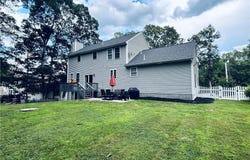 20 Canton Court, Cranston, RI 02921