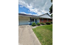102 4Th Avenue NE, Clarion, IA 50525