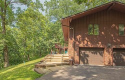 5737 Fox Chase Dr, Hokah, MN 55941