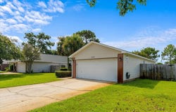 9503 Parker Place Drive, Navarre, FL 32566