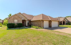 1925 Mt Vernon Rd, Enid, OK 73703