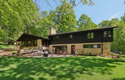 1265 Valley Ridge Dr, Brookfield, WI 53005