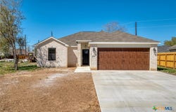 226 Plum Street, Luling, TX 78648