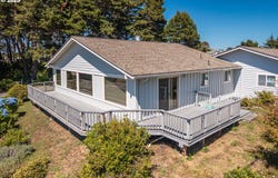 3230 GOLF LINKS RD, Bandon, OR 97411