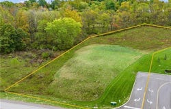 Northpointe Drive, Zanesville, OH 43701