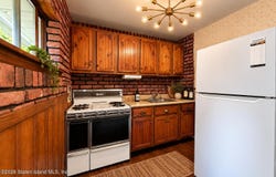 77 Independence Drive, Roselle, NJ 07203