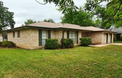 526 Dennis Dr, Round Rock, TX 78664