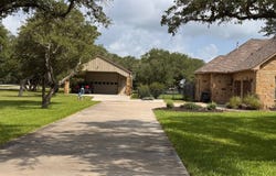 18 Post Oak Br, Inez, TX 77968