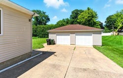 2324 Loma Street, Cedar Falls, IA 50613
