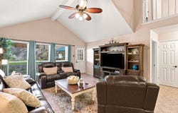 935 HEDGESTONE DR, San Antonio, TX 78258