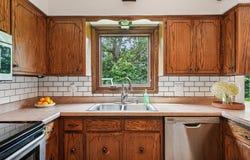 2409 Pendleton Pl, Waukesha, WI 53188
