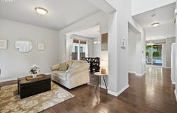 208 N WHITE OAK St, Newberg, OR 97132