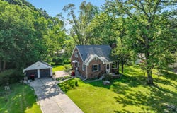 23158 Ranch Hill Drive E, Southfield, MI 48033