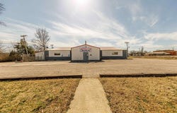 211 E Washington Street, Oakland City, IN 47660-1547