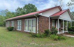 1689 Bull Street, Garland, NC 28441