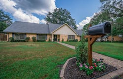 1002 Ruby St, Gilmer, TX 75644