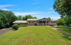 404 Davis Road W, Fairmount, GA 30139