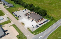 202 & 204 W Deerwood Drive, Jackson, MO 63755