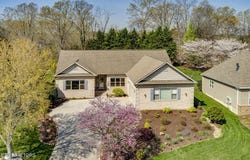 220 Tuhdegwa Lane, Loudon, TN 37774