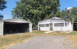 910 S Ninth Street, Augusta, AR 72006
