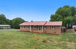 6754 Rosewood Drive, Trinity, NC 27370