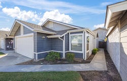 1403 E Sunnyview Avenue, Visalia, CA 93292