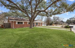 795 Vogel Drive, Lockhart, TX 78644