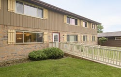 10376 W Whitnall Edge Ct, Franklin, WI 53132